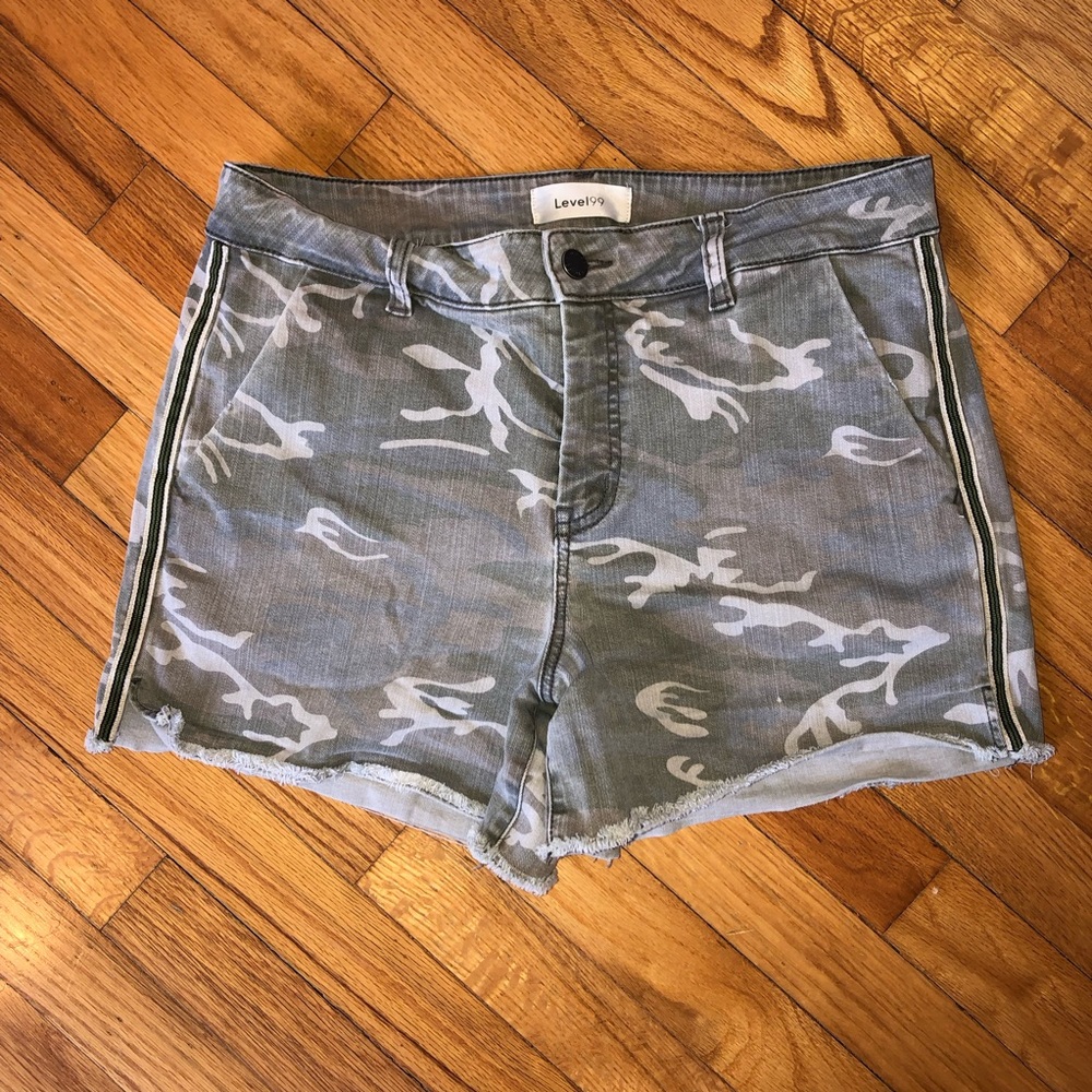 Distressed Shorts Size 29